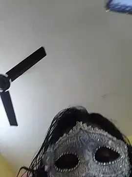 suja_tamil live cam on StripChat