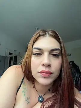 Kaarol69 live cam on StripChat