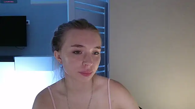Emily_Hartt webcam