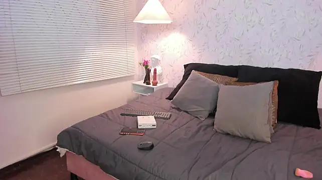 Natasha_Brm webcam