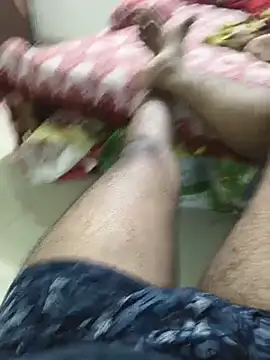 hyd_24boy live cam on StripChat