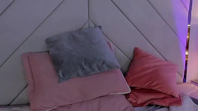 Sofia_LaurentJS webcam
