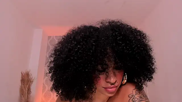 Nikki_Rousmel webcam