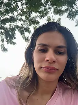 cuteluci_ webcam