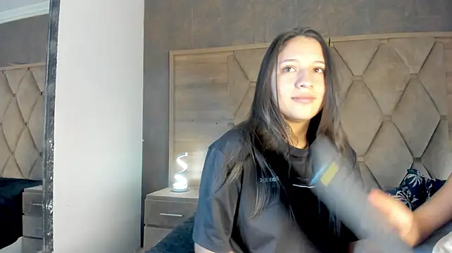 MissyAndNova webcam