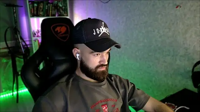 _Serious_Man webcam