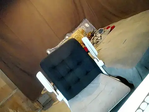 Precious_ThickDick_cummer webcam