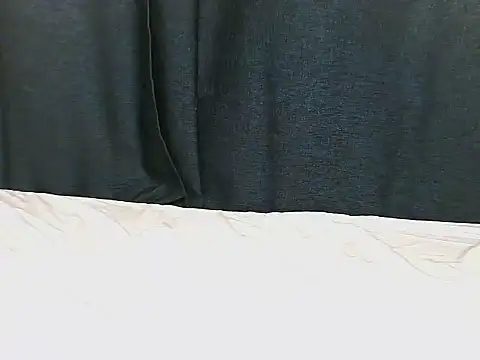 Zari_wet webcam