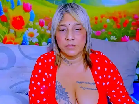 indianroxy live cam on StripChat