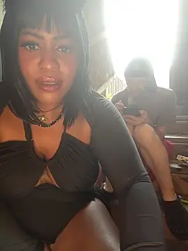 AmazonianMistress webcam