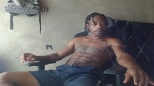 Larry-n-clouds webcam