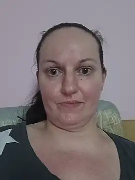 BustyLadyAlma webcam