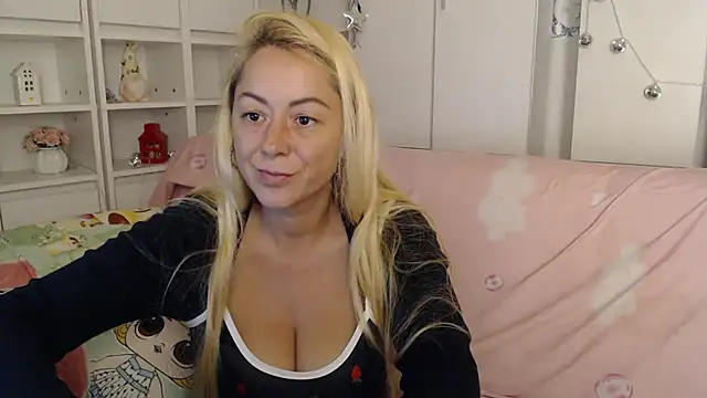 _karolynesyera_ webcam