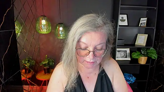 NataliMellow live cam on StripChat