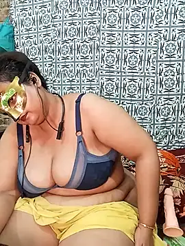 Tanisha-Chy live cam on StripChat