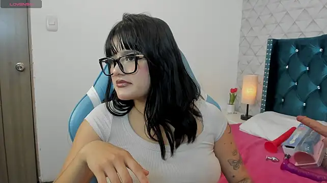 Valery_jame live cam on StripChat