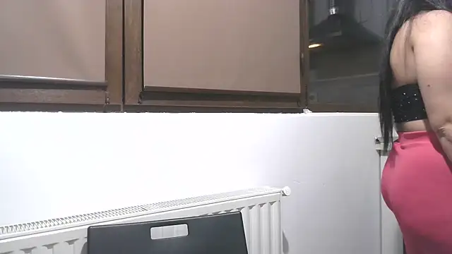 LovelyJulliette webcam