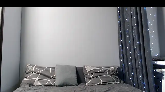 SierraSky_ live cam on StripChat