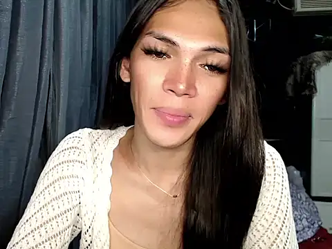GORGEOUS_CARMEE