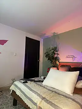 YariRose live cam preview