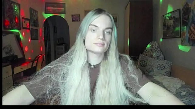 milliKira006 webcam