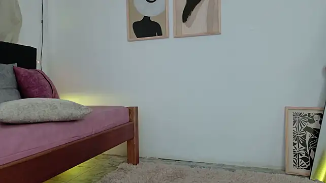 Pauline_Peach webcam