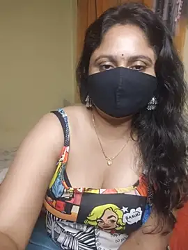 Sravvi499 webcam