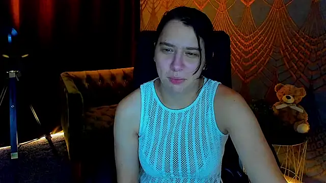 Livia_Shy webcam