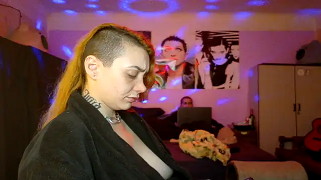 VioletFox26 webcam