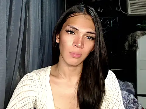 GORGEOUS_CARMEE