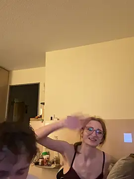 LauraundSteve_ webcam