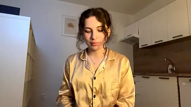 LisetteGhazvini webcam