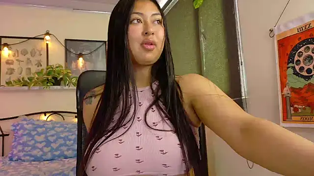 Pocahontas_power live cam on StripChat