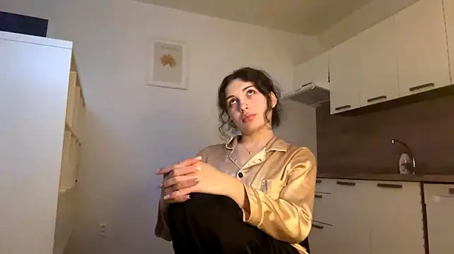 LisetteGhazvini live cam preview
