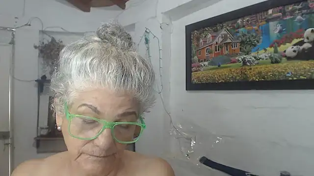 FunnyGrandma webcam
