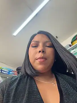 ISABELLA__LUNA webcam
