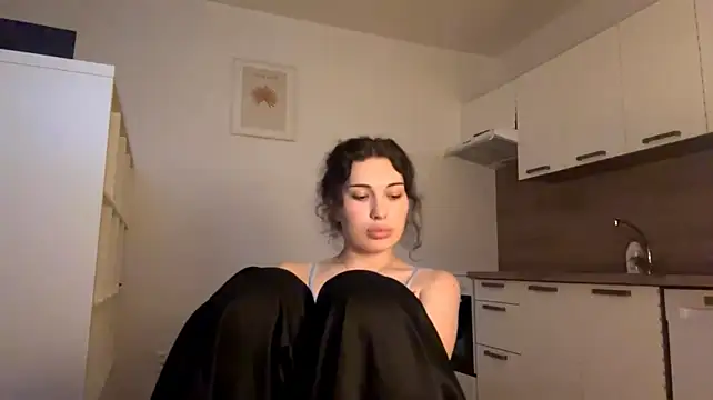 LisetteGhazvini webcam