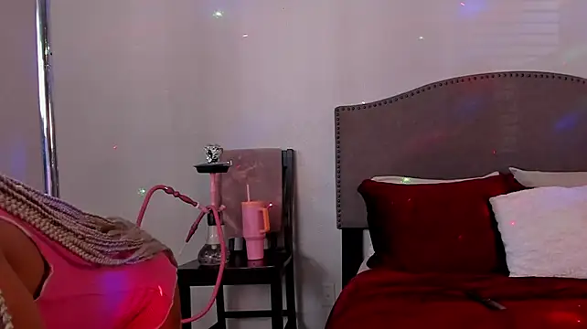 yiauana live cam preview