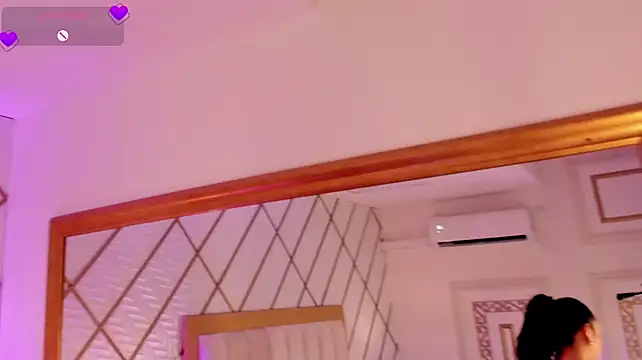 ZaraVesari webcam
