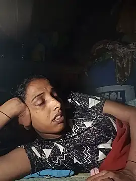 Pinki_thakur_1