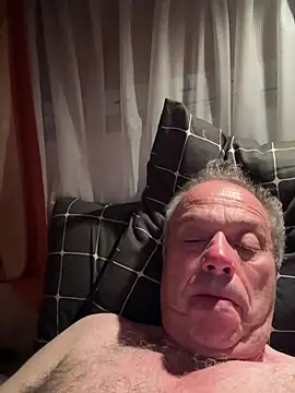 im1208 (M grandpa) - cumshot and lick fingers