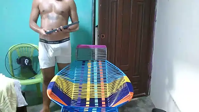Lil_condor_baby webcam