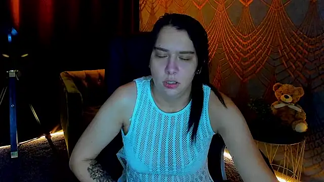 Livia_Shy webcam
