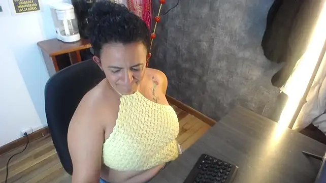 Natasha_Fox_Bms webcam