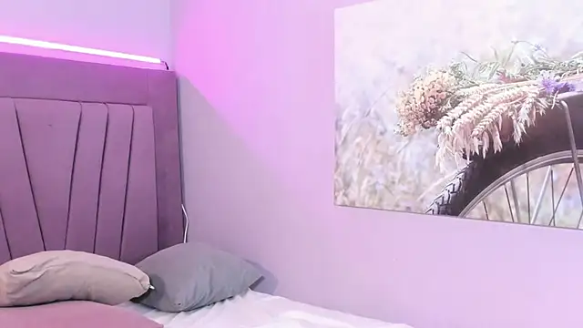 liacox_ (F young) - ride dildo
