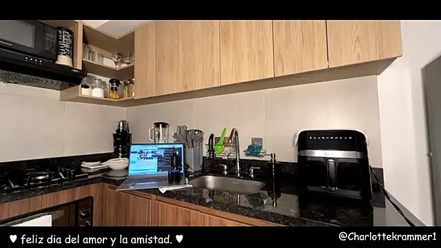 MisscharlotteK webcam