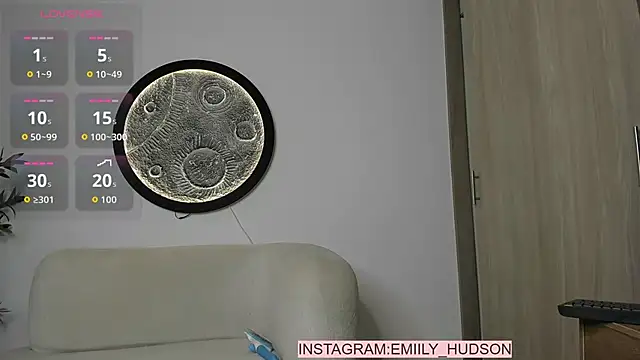 emily_huddson_