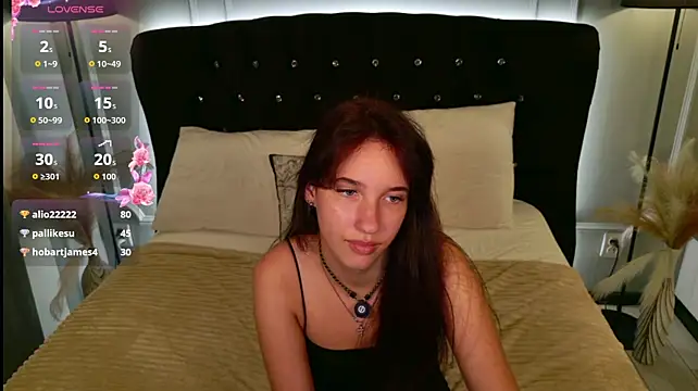 Olivia_Everly webcam