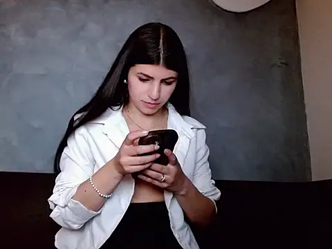 MilaVelvett_ webcam