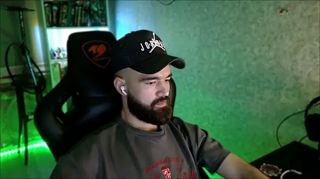 _Serious_Man webcam